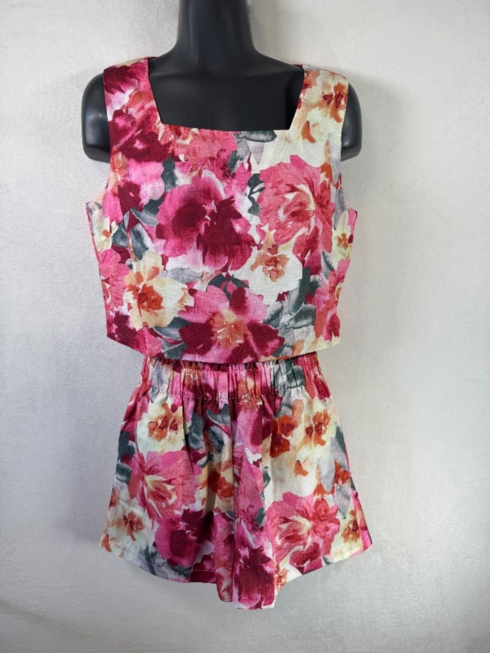 Commense Rose Print High-Waist Shorts Set in Pink and Cream